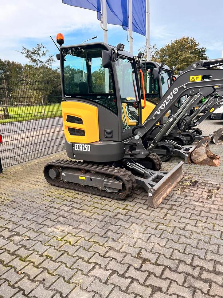 Minigraafmachine met machinist/ transport tot 5500kg, Diensten en Vakmensen, Aannemers