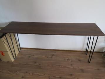 Eettafel lichtgewicht met kleed beschikbaar voor biedingen