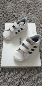 Adidas kinderschoenen maat 25,5, Kinderen en Baby's, Kinderkleding | Schoenen en Sokken, Ophalen, Adidas, Gebruikt, Jongen of Meisje