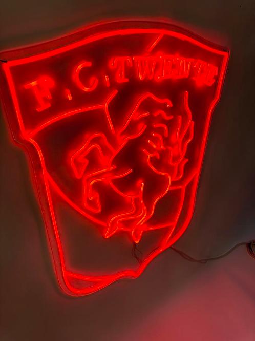 FC Twente lamp verlichting Neon LED logo Mancave, Verzamelen, Sportartikelen en Voetbal, Nieuw, Poster, Plaatje of Sticker, F.C. Twente