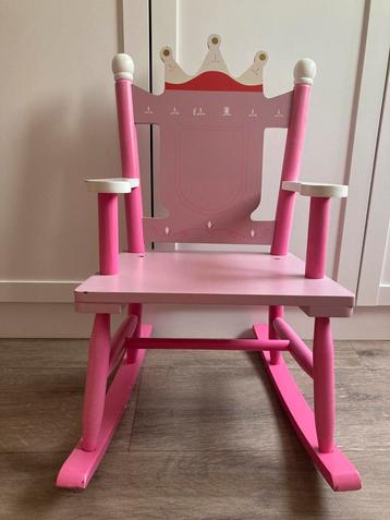 Schommelstoel met kroontje, voor een prinses beschikbaar voor biedingen