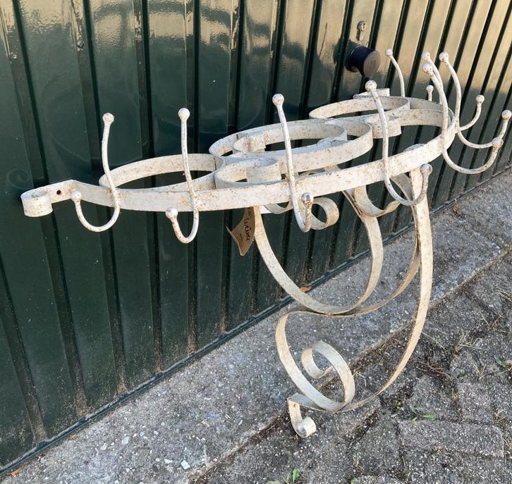 Brocante smeedijzeren kapstok met 8 haken / wandkapstok, Antiek en Kunst, Curiosa en Brocante, Ophalen