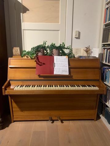 piano beschikbaar voor biedingen