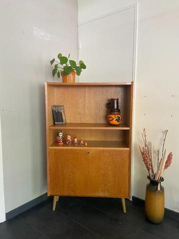 Vintage Deens boekenkastje met klep van eikenfineer beschikbaar voor biedingen