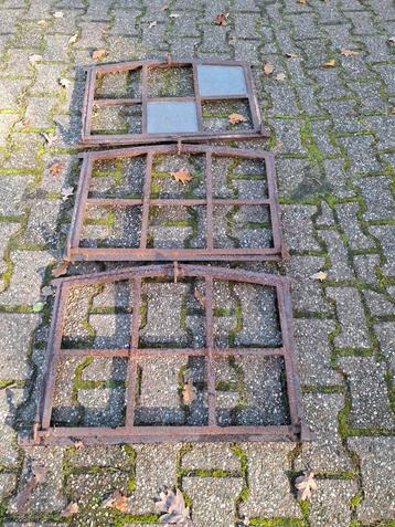 Oud Stalraam - Industrieel Decoratie beschikbaar voor biedingen