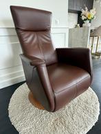 Sta-op stoel Prominent met accu en draaivoet., Huis en Inrichting, Fauteuils, Ophalen, Minder dan 75 cm, Leer, Zo goed als nieuw