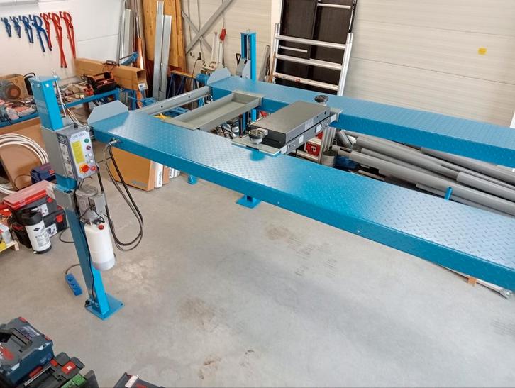 Vierkoloms hefbrug / autobrug, Zakelijke goederen, Machines en Bouw | Industrie en Techniek, Ophalen