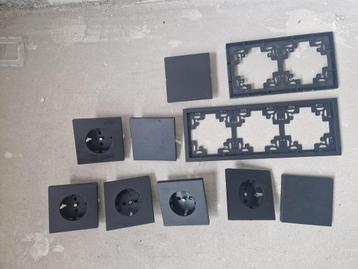 Zwart schakelmateriaal/afdekramen Gamma beschikbaar voor biedingen