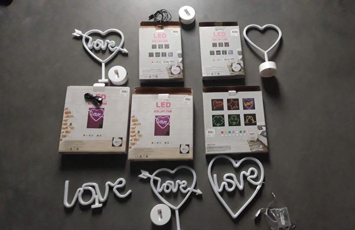 LED Hart + Love met neonlicht - roze neon licht 6 stuks USB, Huis en Inrichting, Lampen | Overige, Zo goed als nieuw, Ophalen of Verzenden