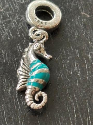 Zilveren Zeepaardje Hanger met Ketting beschikbaar voor biedingen