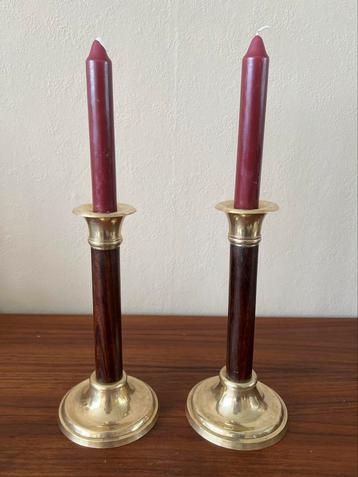 Set van 2 vintage kandelaars messing hout mid-century beschikbaar voor biedingen