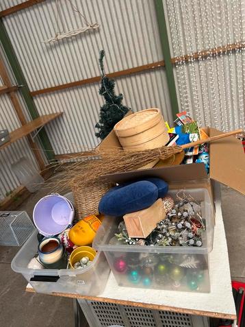 Partij overgebleven spullen, decoratie, kerst, spelletjes beschikbaar voor biedingen
