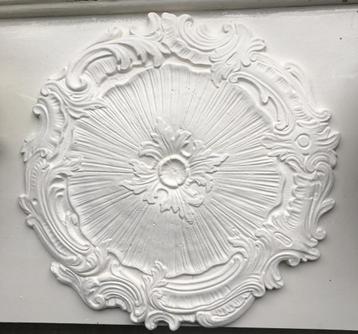 Ornament met een paar luchtbelletjes beschikbaar voor biedingen