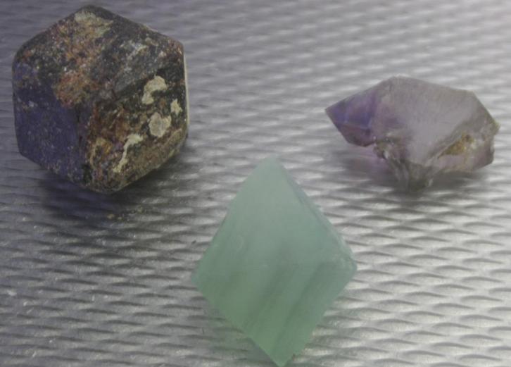 Brandberg Amethyst, Fluoriet Oktaeder, Almandien Granaat., Verzamelen, Mineralen en Fossielen, Overige typen, Verzenden