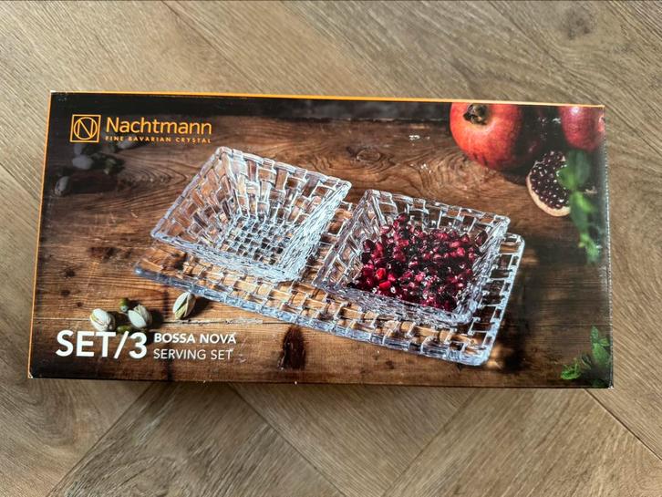Nachtmann Bossa Nova serveerset 3-delig Helder, Huis en Inrichting, Keuken | Servies, Nieuw, Schaal of Schalen, Overige stijlen