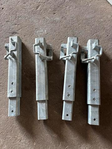 Set Henra hoekrongen 30 cm beschikbaar voor biedingen