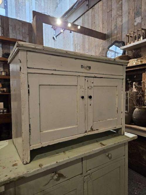 brocant kastje ``WOONWINKEL RUSTIEK``, Antiek en Kunst, Curiosa en Brocante, Ophalen of Verzenden