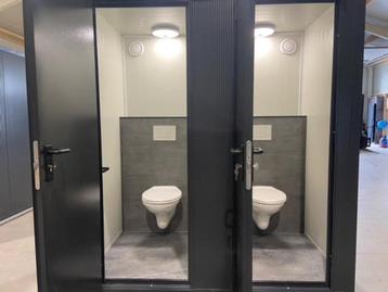 Dubbele toilet unit met hangtoiletten | Geen leidingwerk beschikbaar voor biedingen