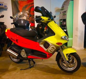 Gezocht gratis sloop of loop scooters voor hobby beschikbaar voor biedingen