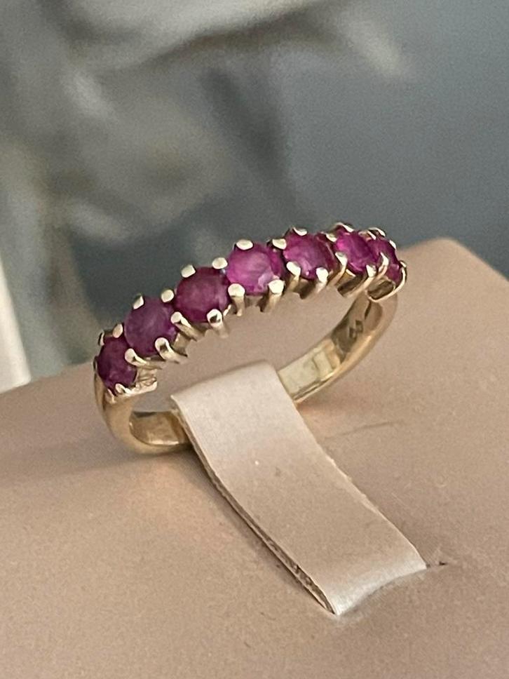 9 karaat geelgouden vintagering met robijnen, Sieraden, Tassen en Uiterlijk, Ringen, Zo goed als nieuw, Dame, Kleiner dan 17, Goud