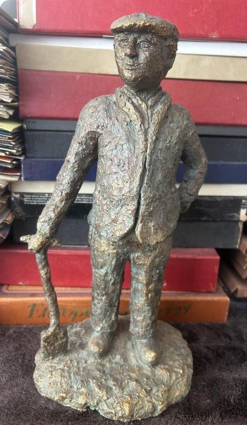 bronzen beeld van man met schop gesigneerd p.timmermans, Antiek en Kunst, Antiek | Koper en Brons, Brons, Ophalen of Verzenden