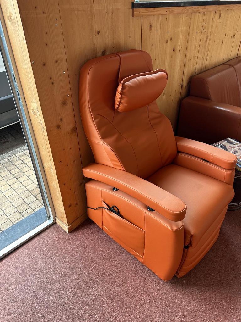 Sta op stoel Fitform  orange ophalen, Huis en Inrichting, Fauteuils, Verzenden, Zo goed als nieuw, Leer, 75 tot 100 cm