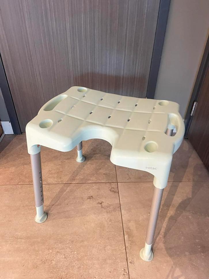 In nieuwstaat Etac swift douche kruk, Diversen, Verpleegmiddelen, Zo goed als nieuw, Ophalen