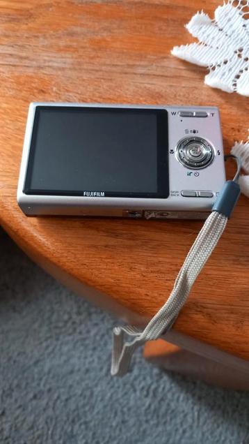 Je hebt een Fujifilm FinePix Z-serie digitale camera in hand beschikbaar voor biedingen