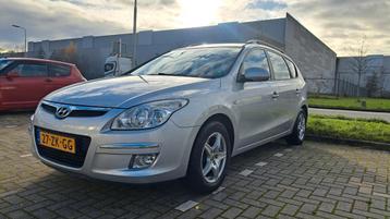 Hyundai i30 1.6 I Cvvt Crosswagon 2008 Grijs beschikbaar voor biedingen