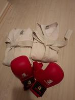 matsuru karate handschoenen en 2x karate pak, Ophalen, Jongen of Meisje, Zo goed als nieuw, 104 of kleiner