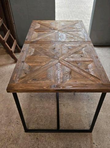 Landelijke eettafel in Chassigny kasteelvloer stijl beschikbaar voor biedingen