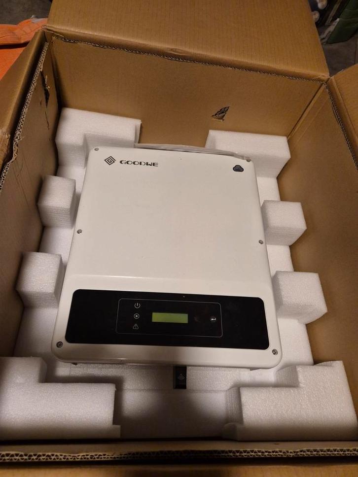 Goodwe omvormer GW4200D-NS enkelfase, Doe-het-zelf en Verbouw, Zonnepanelen en Toebehoren, Zo goed als nieuw, Overige typen, 200 wattpiek of meer