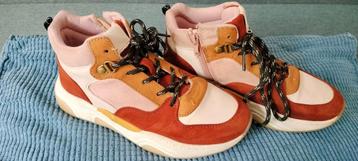 Hoge sneakers maat 34  beschikbaar voor biedingen