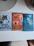 Michelle Paver  - Torak en Wolf hardcover, Boeken, Ophalen of Verzenden, Zo goed als nieuw, Fictie algemeen