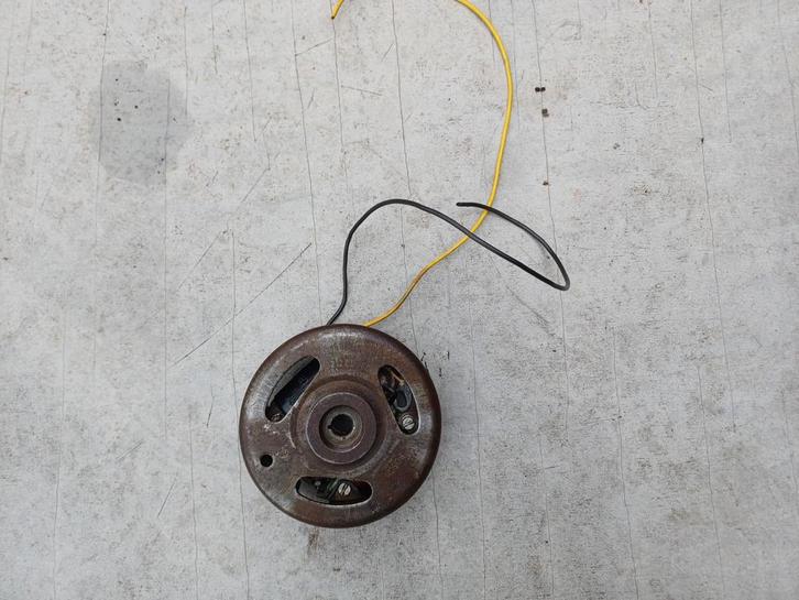 Jlo mm540 vliegwiel ontsteking met spie gebruikt, Fietsen en Brommers, Brommeronderdelen | Oldtimers, Gebruikt, Overige merken