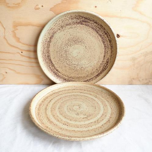 Vintage les pottery d'accolay ontbijtborden 2 st, Huis en Inrichting, Keuken | Servies, Zo goed als nieuw, Bord(en), Overige stijlen