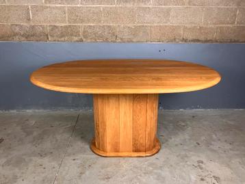 Eettafel eikel ovaal Japandi Wabi Sabi beschikbaar voor biedingen