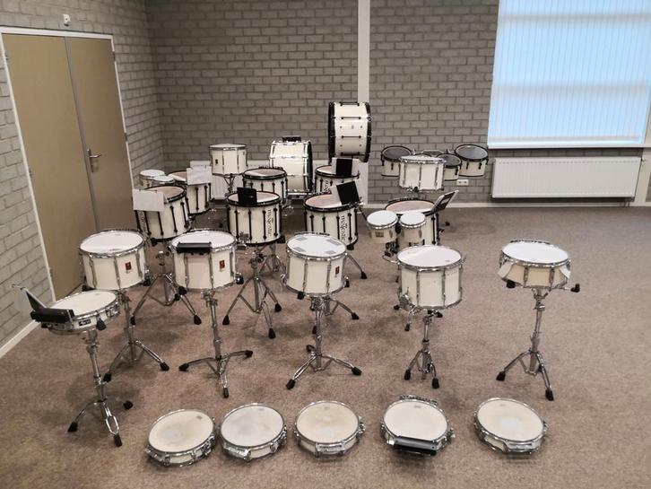Trommels, Lyra's, Marching Bells, Standaards en Draagbeugel, Muziek en Instrumenten, Percussie, Gebruikt, Trommel, Ophalen