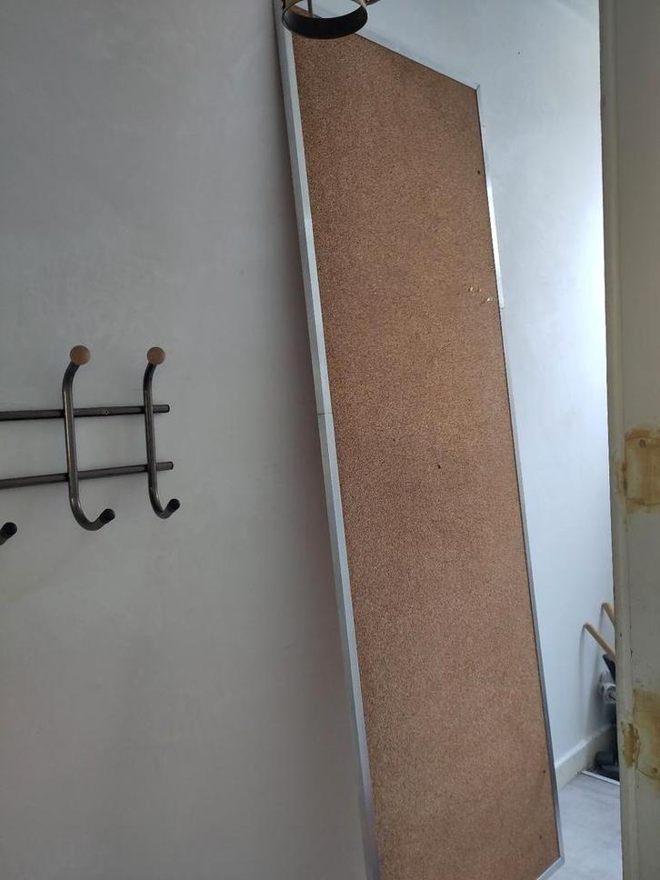 Groot prikbord 244,5 bij 86 cm, Huis en Inrichting, Woonaccessoires | Memoborden, Zo goed als nieuw, Prikbord, Ophalen