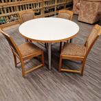 Nu 25 % korting.Moderne ronde tafel met vier antieke stoelen, Ophalen, Gebruikt, ., .