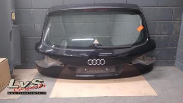 Achterklep van een Audi Q7 (LZ9Y) beschikbaar voor biedingen