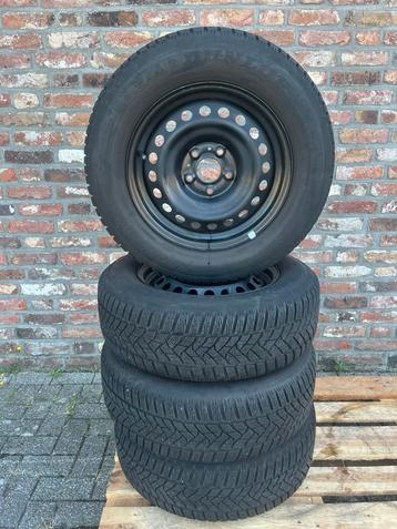 Renault Kadjar velgen met winterbanden. beschikbaar voor biedingen