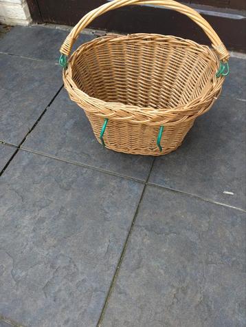 Rieten Fietsmand - Zeer Goede Staat beschikbaar voor biedingen