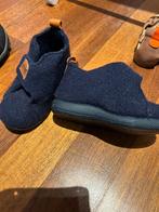 Schoentjes van vilt met rubberen zool. Maat 23, Ophalen, Zo goed als nieuw, Schoenen