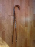 Twee wandelstokken met schildjes, Ophalen of Verzenden, Gebruikt, Wandelstok