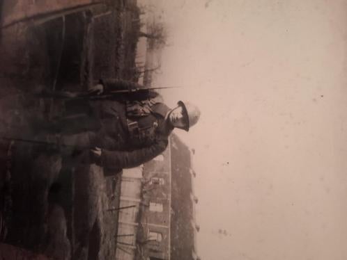 Oude foto van soldaat, Gebruikt, Foto, Ophalen of Verzenden, Voor 1940
