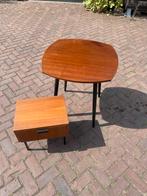 Vintage tafeltje en kastje, Huis en Inrichting, Tafels | Bijzettafels, Ophalen, Zo goed als nieuw, Rond, Hout