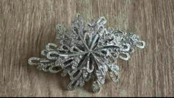 Vintage broche genummerd 1482 beschikbaar voor biedingen
