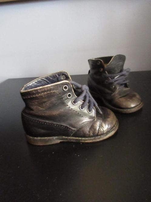 OUDE-KINDER-SCHOENTJES-LAARSJES-, Antiek en Kunst, Curiosa en Brocante, Ophalen