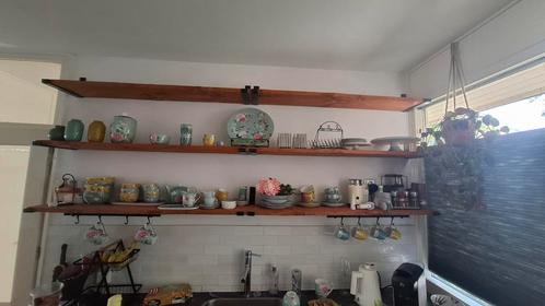 Complete set planken met industriële houders en mokhangers, Huis en Inrichting, Woonaccessoires | Wandplanken en Boekenplanken